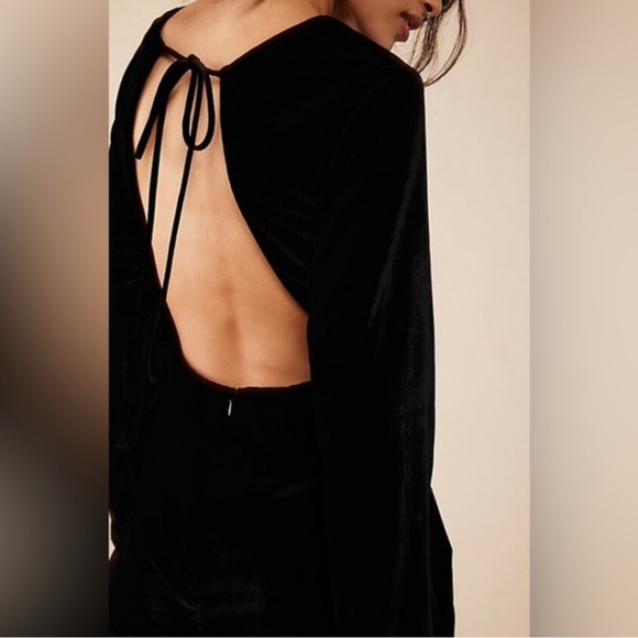 NWOT FREE PEOPLE MINI VELVET DRESS SIZE S BLACLESS - Picture 2 of 3